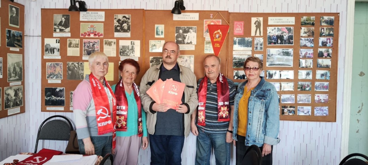 Поздравляем ученика 9 класса Дениса Бражникова, занявшего ПЕРВОЕ место, и преподавателя русского языка Борщева Андрея Владимировича! Желаем не останавливаться на достигнутом!
